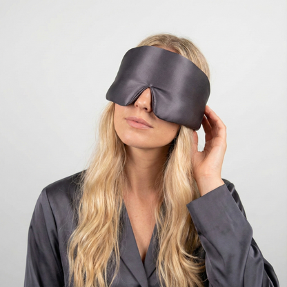 Pearl grey Seiden Augenmaske